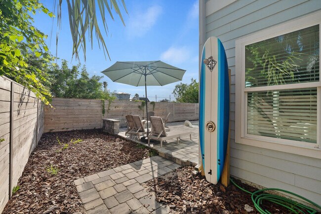Building Photo - 6824 A1A S