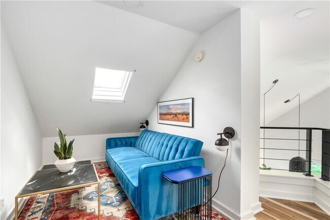 Building Photo - 119 Ashland Dr NE