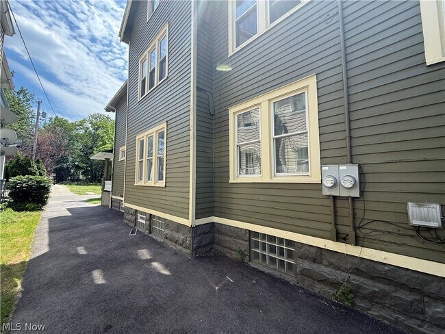Building Photo - 10817 Orville Ave