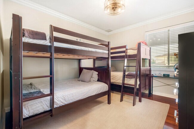 Building Photo - 961 Banyan Dr