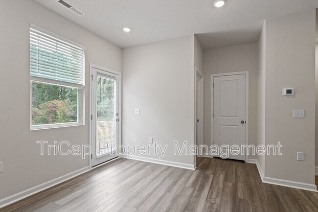 Building Photo - 328 Hemley Trl