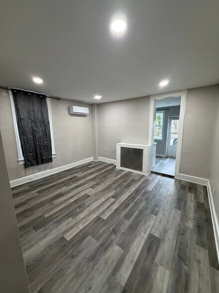 Building Photo - 3010 White Ave