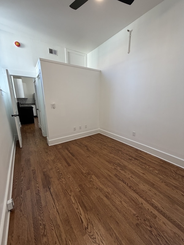 Building Photo - 816 Massachusetts St