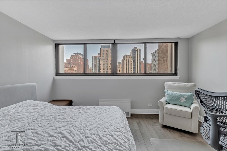 Building Photo - 30 E Division St