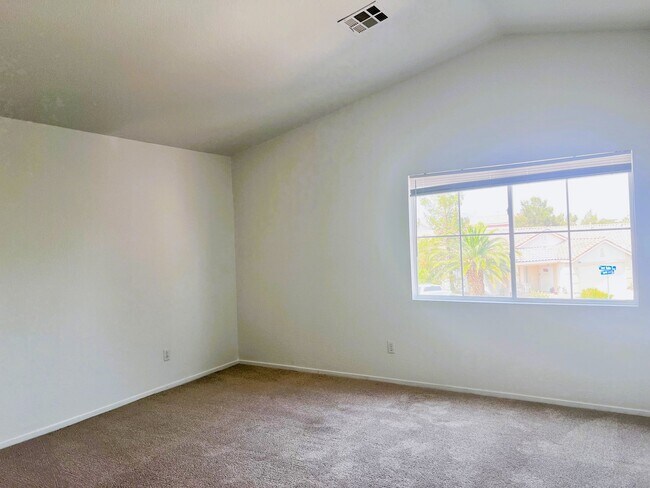 Building Photo - 4451 Sparkle Crest Ave