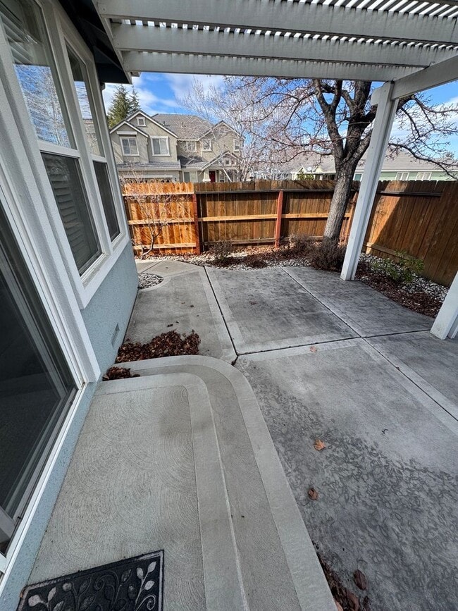 Building Photo - Gorgeous One Story 4 bedroom with Flex Space