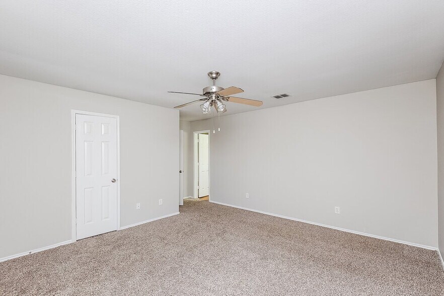Building Photo - 2325 Northway