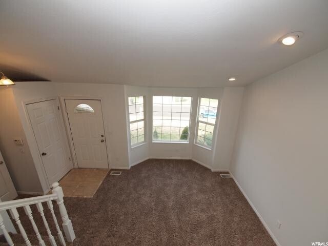 Building Photo - 1448 Willow Valley Dr