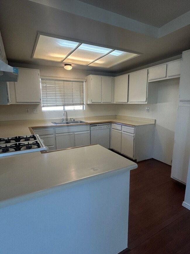 Building Photo - Spacious Double Master Suites Condo for Rent in Quiet Neighborhood in City of La Puente