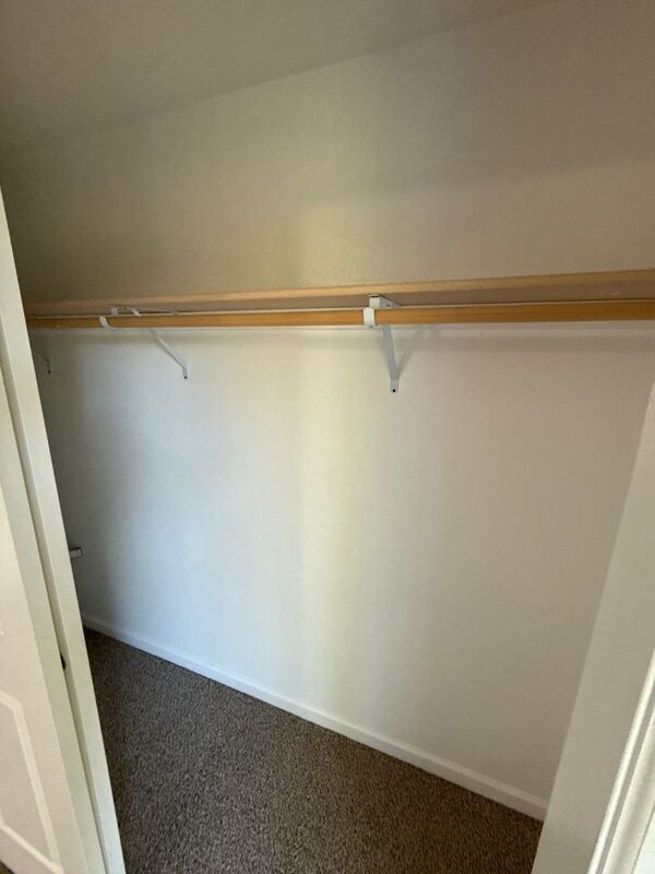 Building Photo - 1015 SW 5th Ave