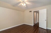 Building Photo - 7405 Charmant Dr