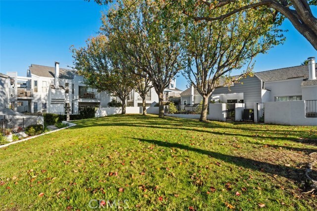 Building Photo - 24411 Lantern Hill Dr