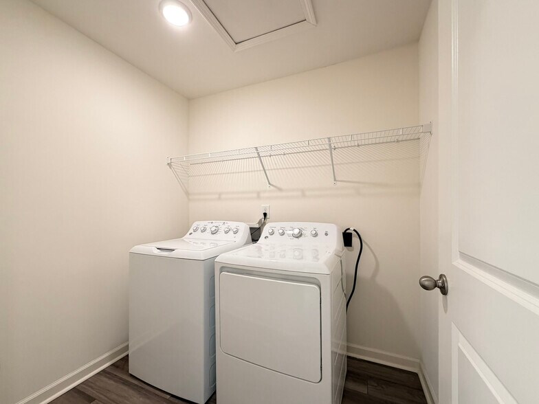 Building Photo - 937 Berkeley Glen Rd