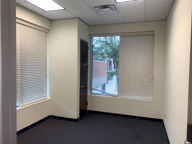 Building Photo - 1415 Highway 6