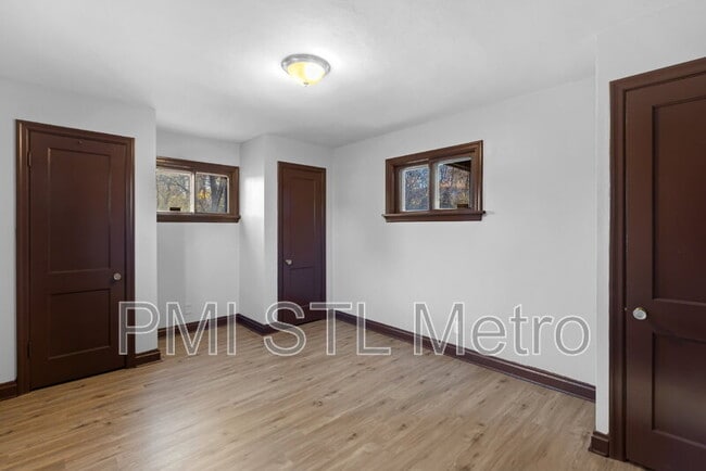 Building Photo - 2546 Main St