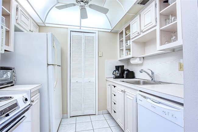 Building Photo - 111 Briny Ave