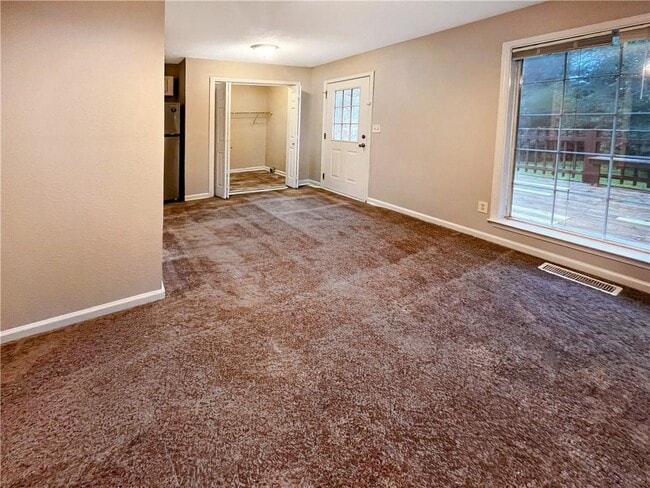 Building Photo - 43 Surrey Ct