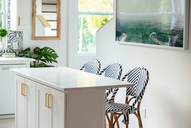 Building Photo - 610 38th St