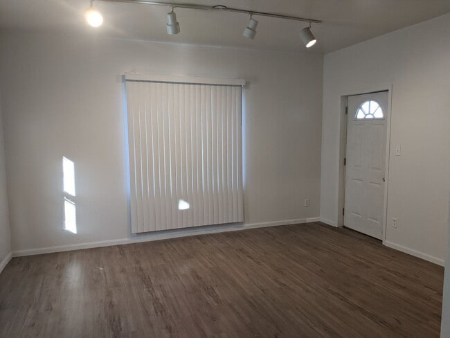 Building Photo - $850 - I Bedroom 1 Bathroom Apartment - Ne...