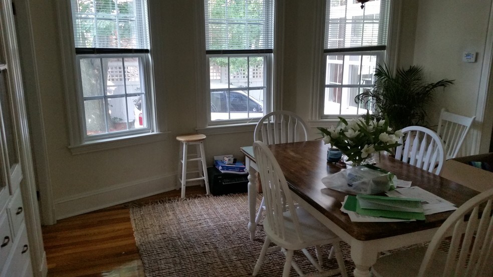 Dinning - 43 Evergreen Ave