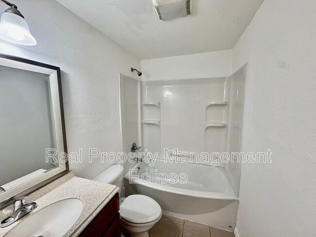 Building Photo - 1701 Sturgus Ave S