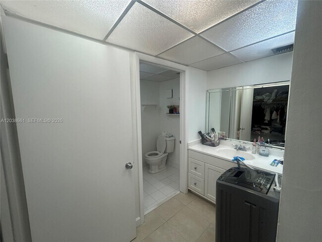 Building Photo - 10875 SW 112th Ave