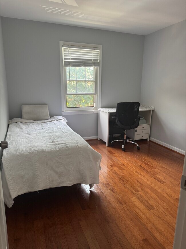 Building Photo - 2883 Kelly Sq