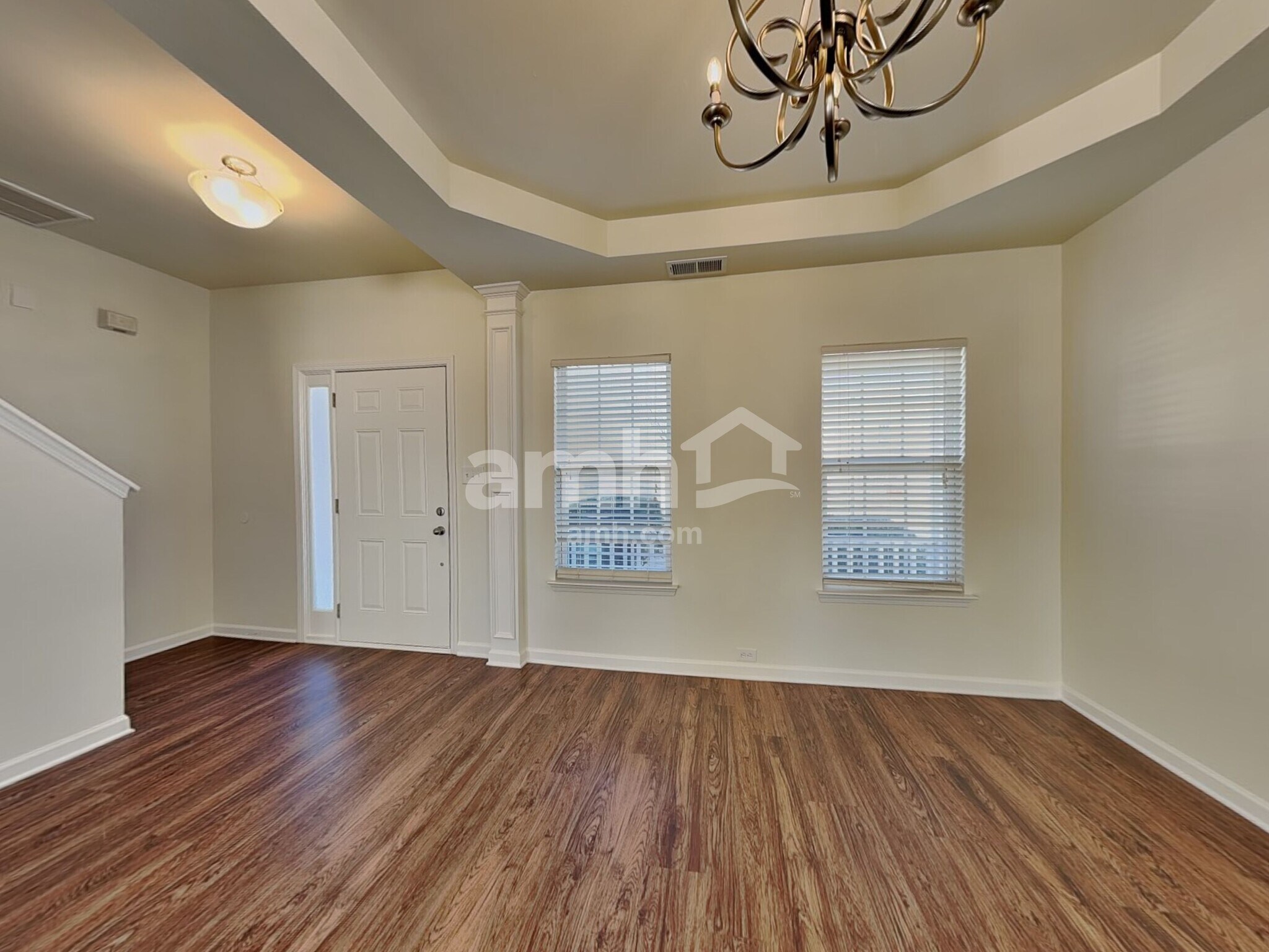 Building Photo - 2524 Ingleside Dr