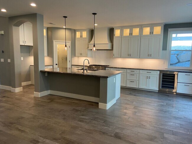 Building Photo - Beautifully remodeled 3 Bdrm+Master retrea...