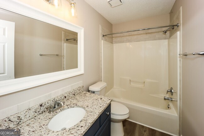 Building Photo - 130 Woodlake Dr