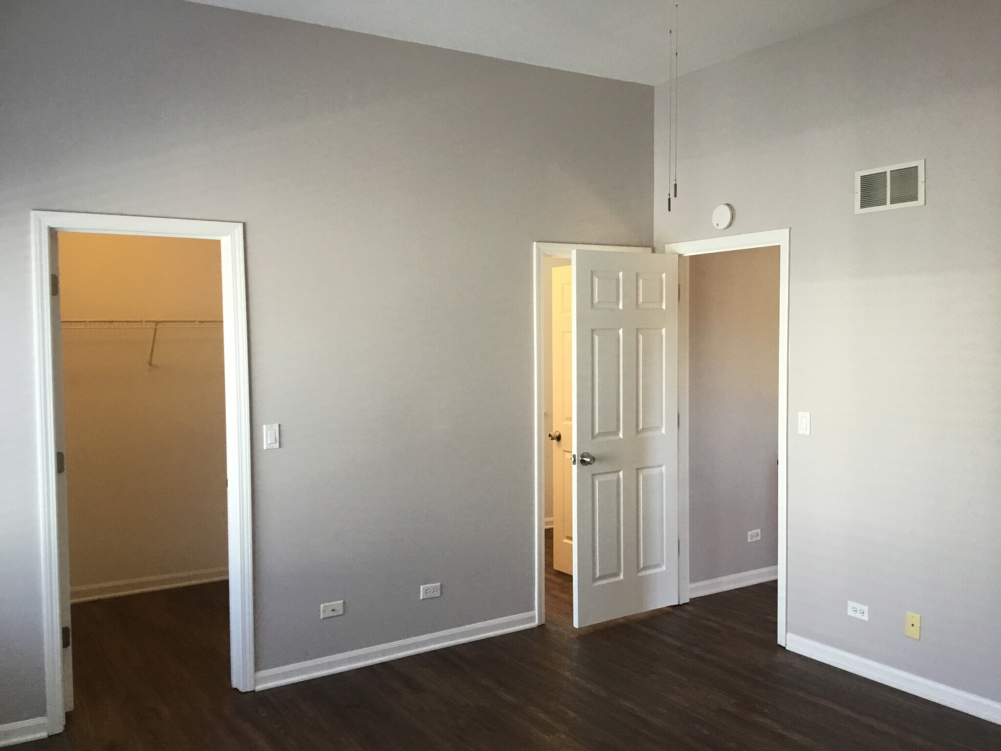 Building Photo - 211 Tanglewood Ct