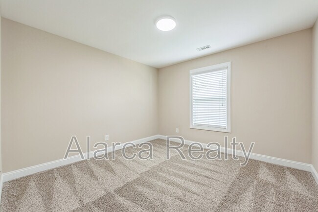 Building Photo - 1020 Ridgehaven Rd