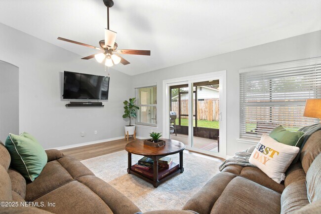 Building Photo - 2650 Kermit Ct