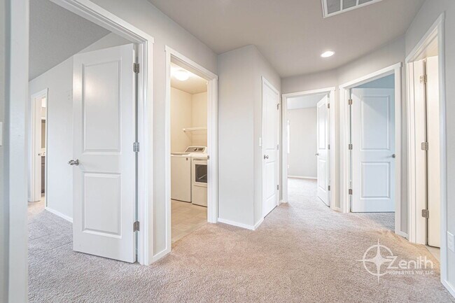 Building Photo - 2608 S White Salmon Dr