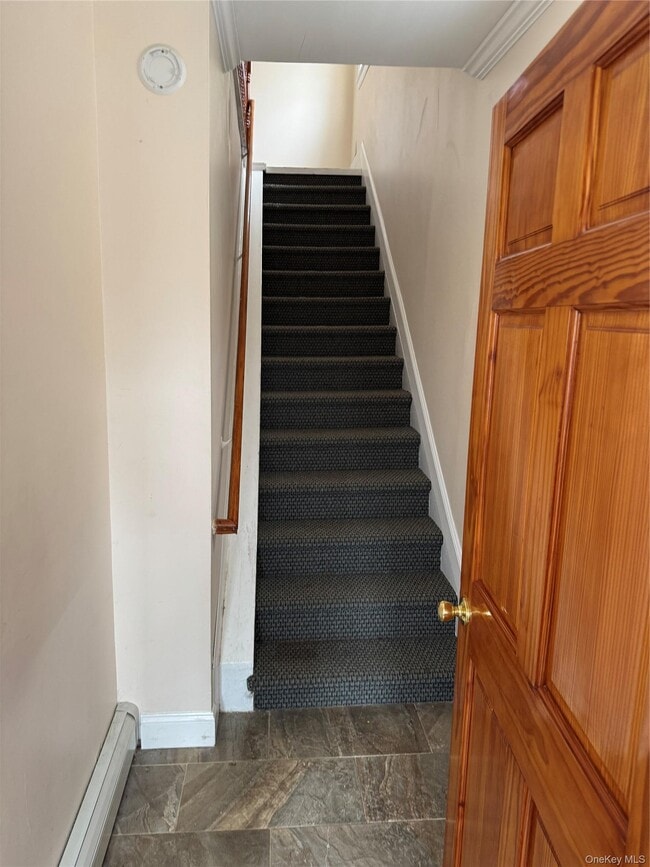 Building Photo - 25 Daisy Ave