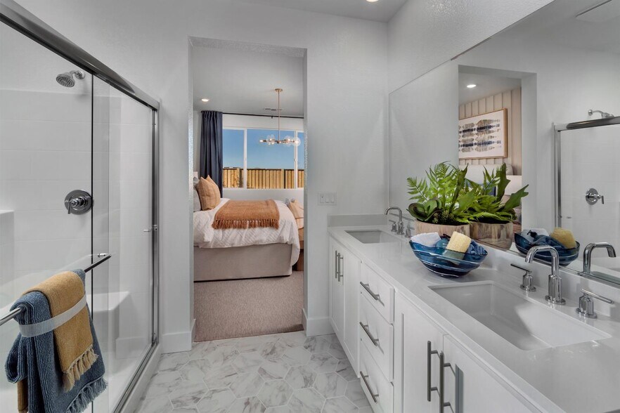 Master Bath - 2109 Emerald Ranch Rd