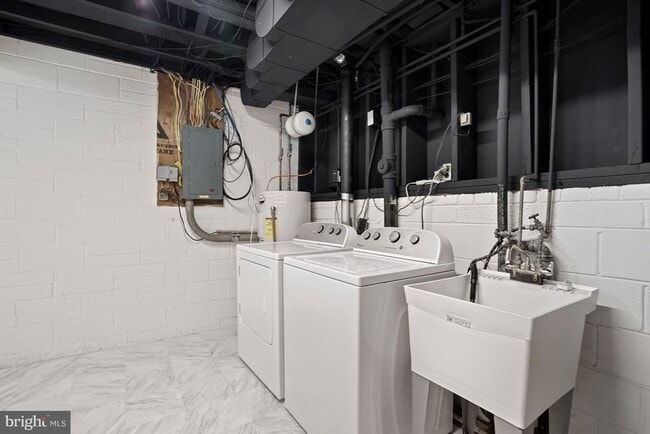 Building Photo - 1110 Wimbledon Dr