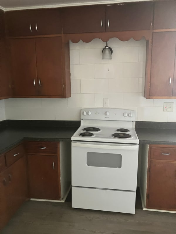 Building Photo - 932 Napoleon St