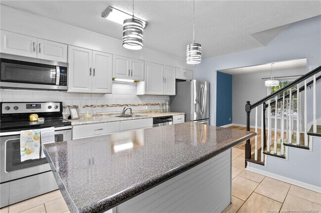 Building Photo - 1302 Kienast Dr