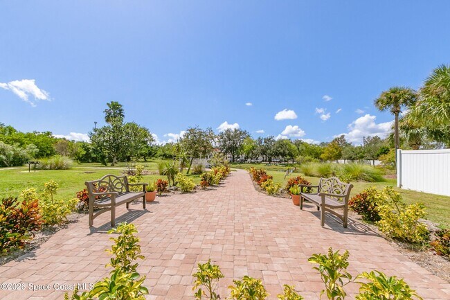 Building Photo - 800 Del Rio Way