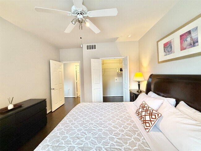 Building Photo - 2400 McCue Rd