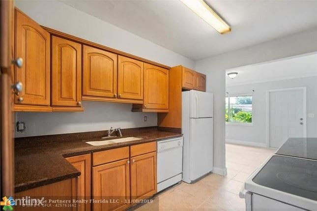Building Photo - 3 br, 1 bath House - 261 Ne 49th Street