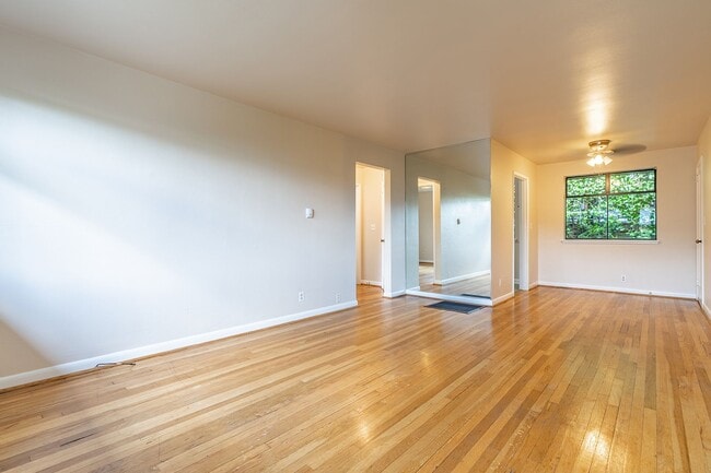 Building Photo - Boylston Court