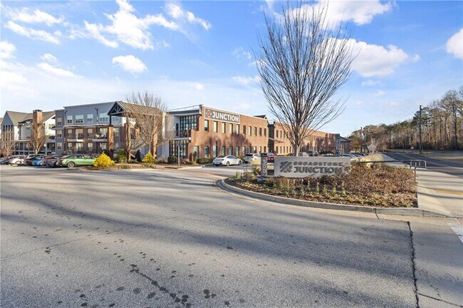 Building Photo - 6023 Skellig St