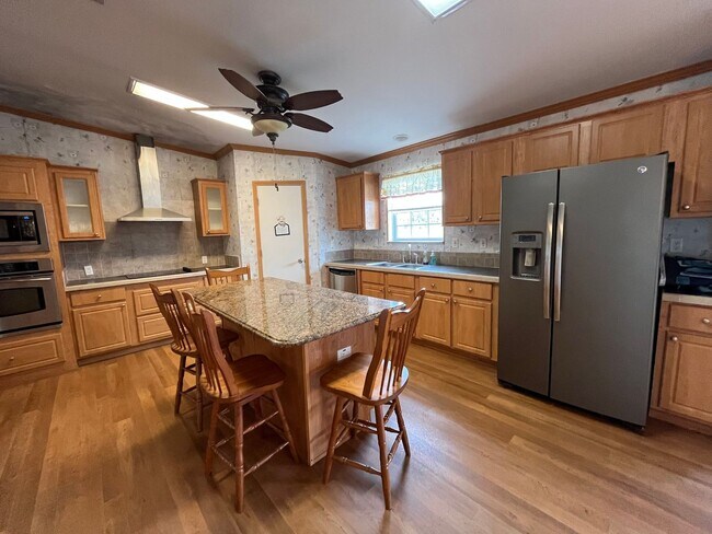 Building Photo - Spacious 4-Bedroom, 2-Bath Manufactured Ho...