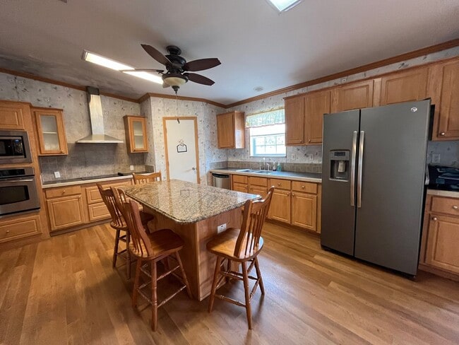 Building Photo - Spacious 4-Bedroom, 2-Bath Manufactured Home for Rent in Mayo, FL – 2350 Sq Ft