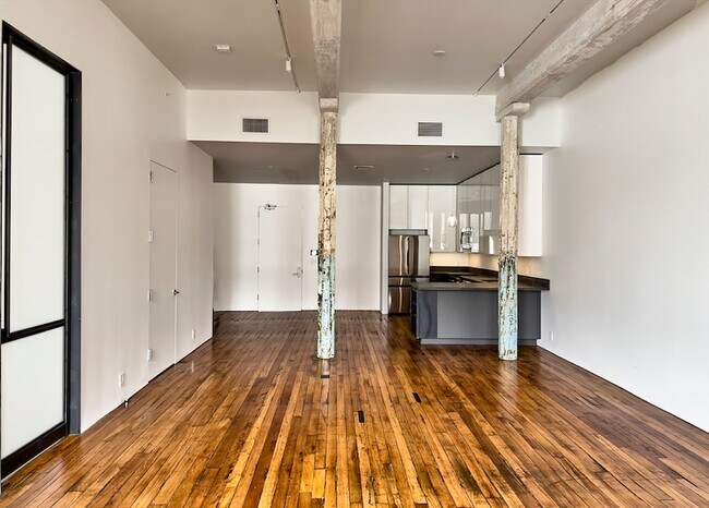 Building Photo - 520 State Rd