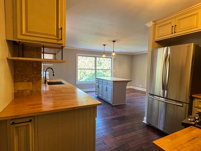 Building Photo - 5408 Villa Rd