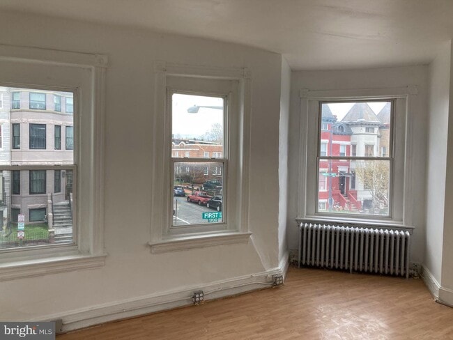 Building Photo - 1720 1st St NW