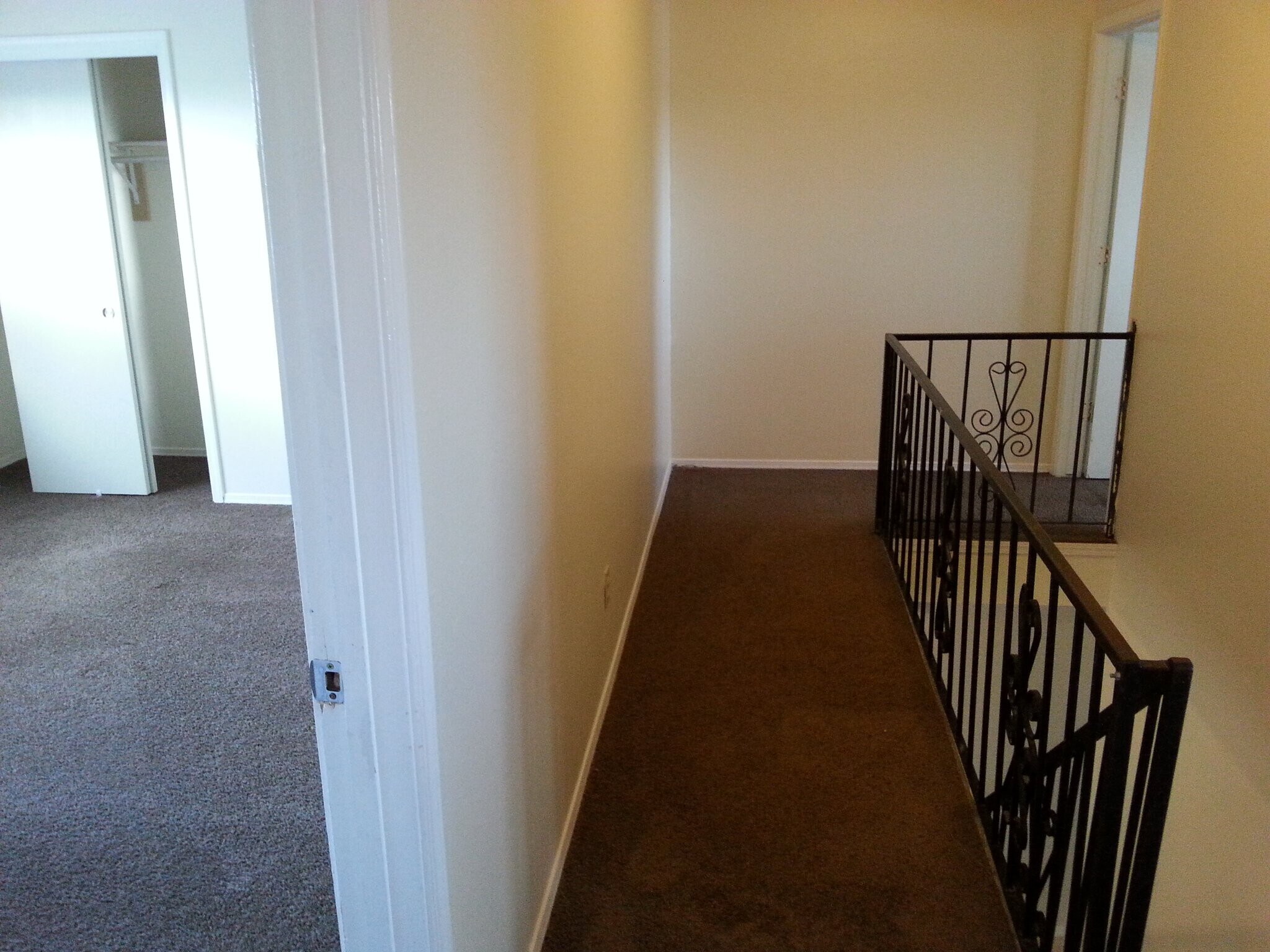 Building Photo - 2101 Elm St SE